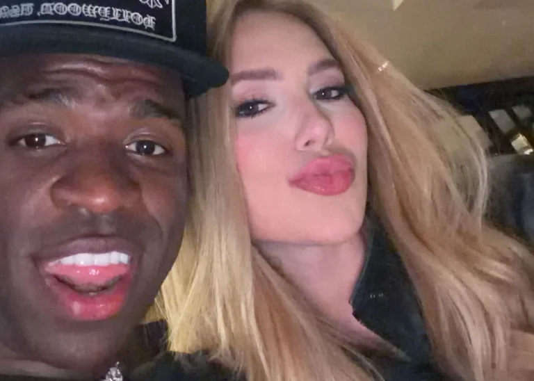 Vini Jr. e Virginia Fonseca posam juntos em Londres