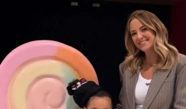 Orgulho, nossa bailarina: Ticiane Pinheiro se encanta por apresentação de balé da filha com César Tralli. Vídeo!