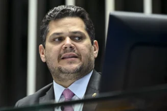 Alcolumbre resiste a Messias no STF em estratégia de poder, diz analista