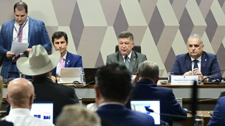 CPMI do INSS rejeita convocação de Lulinha, filho do presidente Lula