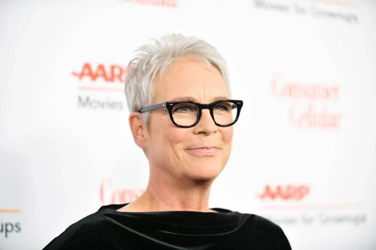 Jamie Lee Curtis planeja sumir da internet: “Preciso de uma pausa”