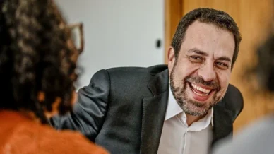 Boulos diz que Lula derrotará Flávio e ironiza senador: 