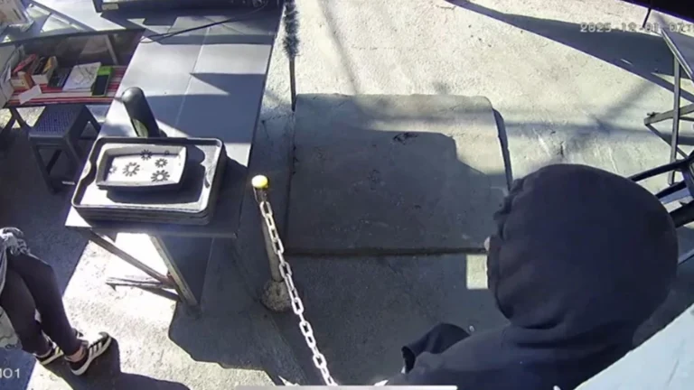 Polícia tenta encontrar homem que atirou 6 vezes em ex-namorada