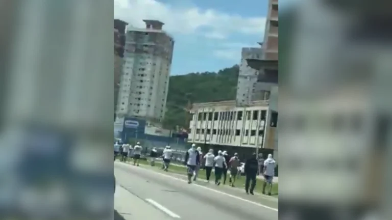 Polícia vai investigar briga entre torcedores do Santos e Inter em SC