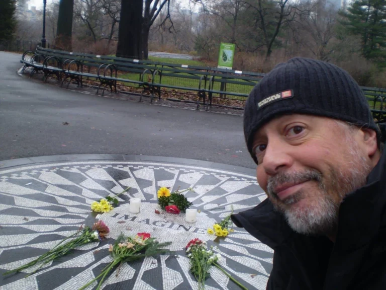 Velhas Virgens lançam tributo a John Lennon nos 45 anos de sua morte