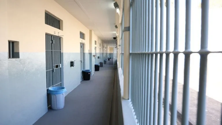 Criminosos deixam presídio após usar credenciais falsas e fraudar sistema