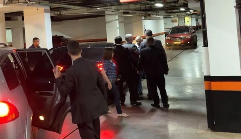 Heleno deixa prisão para ir ao regime domiciliar