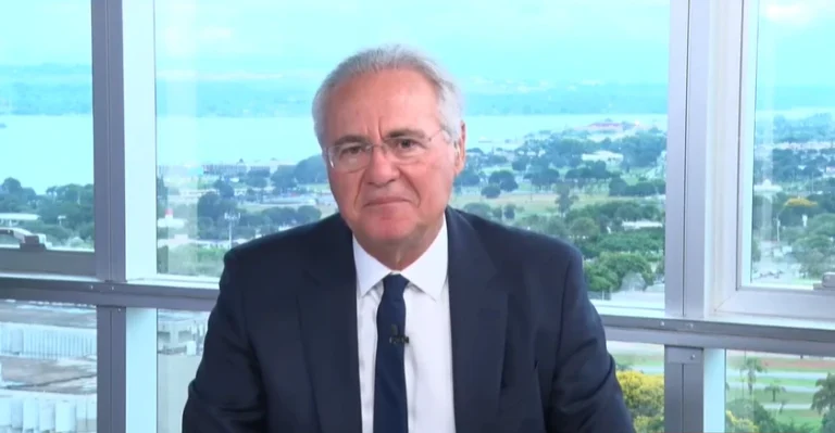 Atuação de Hugo Motta na Câmara é lamentável, diz Renan Calheiros à CNN