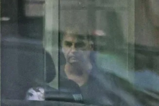 Bolsonaro é levado a hospital após cair e bater cabeça na Superintendência da PF