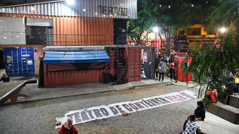 Prefeitura retoma posse na área do Teatro Contêiner; relembre o caso