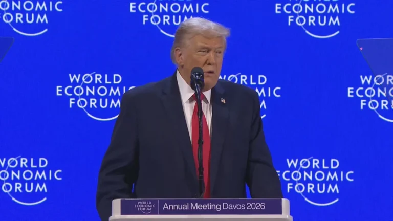“Quero que devolvam a Groenlândia”, declara Trump em discurso em Davos