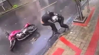 Motoboy reage a assalto em Belo Horizonte e suspeito é preso; veja vídeo