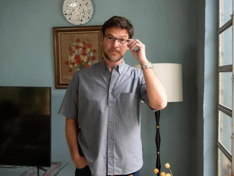 Ator Emílio Dantas compra videogame na internet e recebe garrafão de azeite