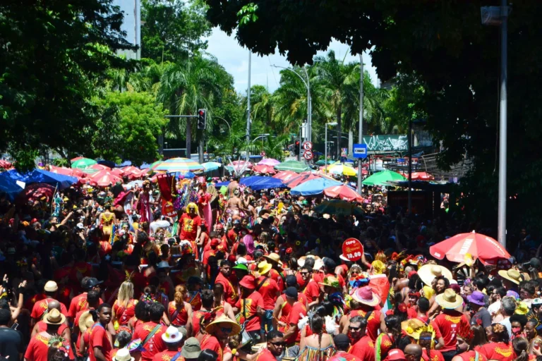 Carnaval não oficial no RJ começa com 70 blocos; veja lista