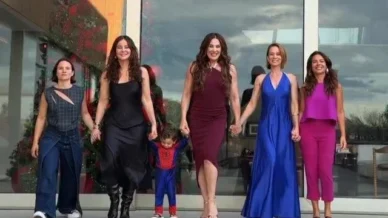 Cláudia Raia junta filho caçula com filhas da ficção, veja vídeo