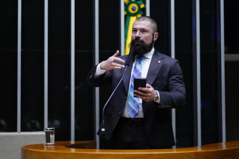 Justiça manda excluir vídeo de deputado que associa PT ao narcotráfico