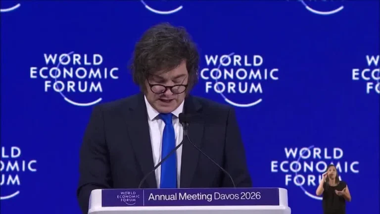 Milei defende capitalismo e critica Venezuela durante discurso em Davos