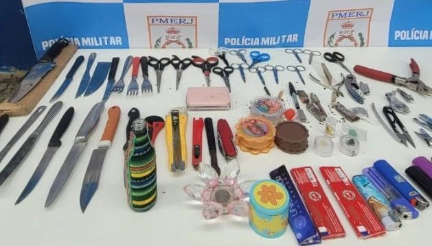 PM apreende quase 50 objetos perfurocortantes em bloco de carnaval no Rio
