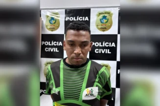 Professor de escola de futebol é preso por estuprar menino de 13 anos