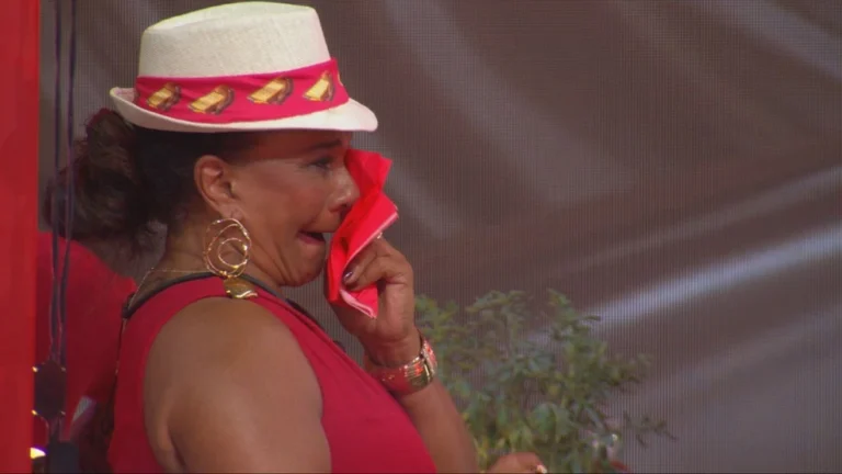 Solange Couto chora durante show de Arlindinho na Festa do BBB 26