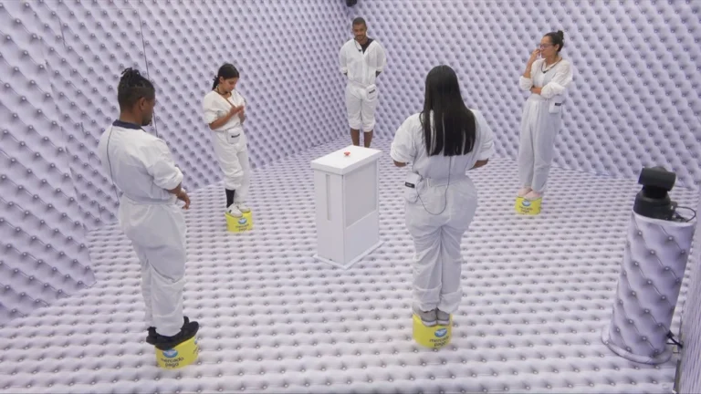 Rafaella sente mal-estar e recebe atendimento no Quarto Branco do BBB 26