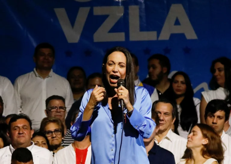 María Corina promete voltar para a Venezuela “o mais rápido possível”