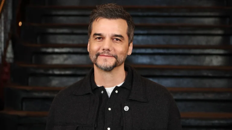 Wagner Moura fala sobre desafio em ser pai de três meninos: “Não é fácil”