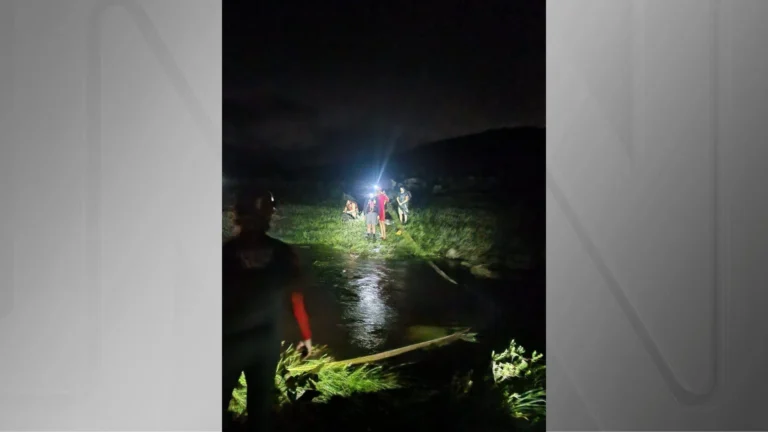 Grupo de turistas ilhados são resgatados na Serra do Cipó em MG