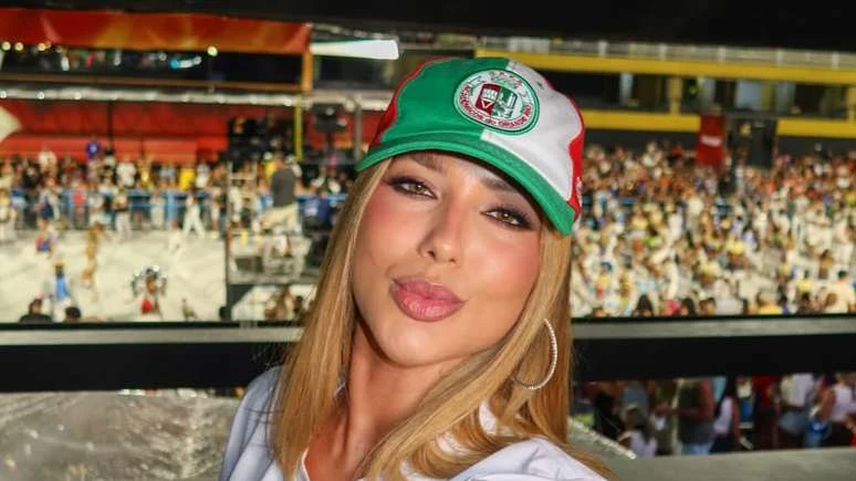 Virginia reage após princípio de incêndio no barracão da Grande Rio