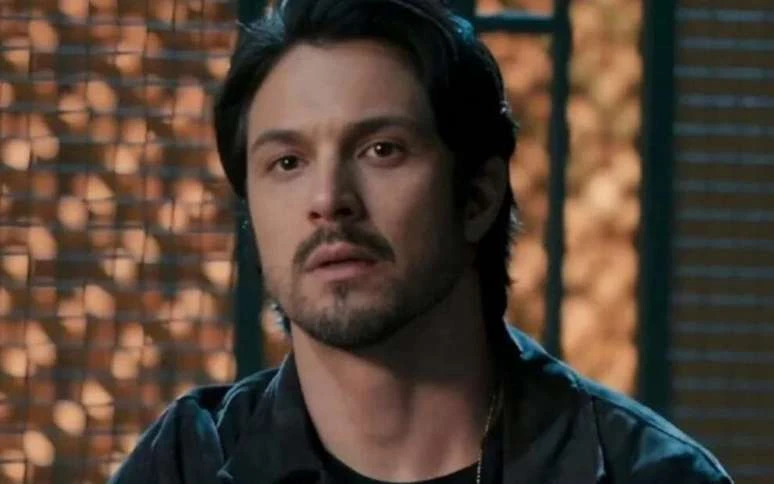 Paulinho em Três Graças, Romulo Estrela conheceu esposa na época da escola