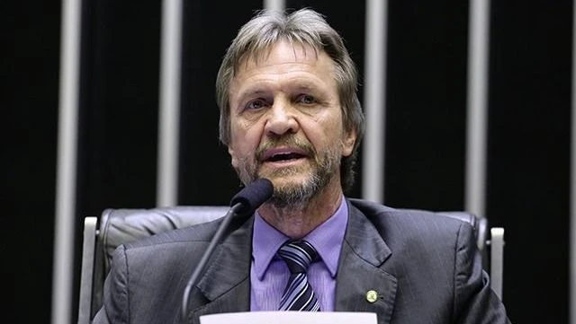 Líder do PT diz que apresentará proposta para financiar segurança pública