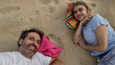 Viúvo de Titina Medeiros faz homenagem tocante no primeiro mês de morte da atriz