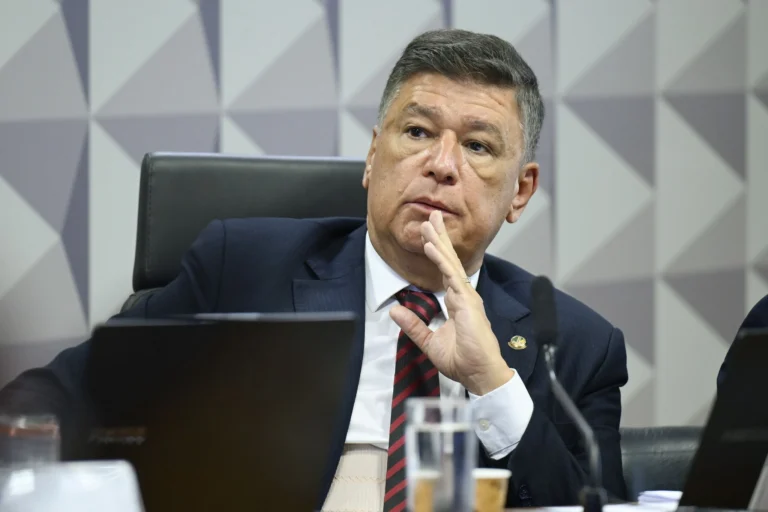 Viana diz que decisão do STF sobre Vorcaro “atrapalha e atrasa” CPMI