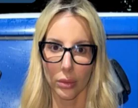 Mulher conhecida como Barbie do Crime é presa em GO por suspeita de aplicar golpes