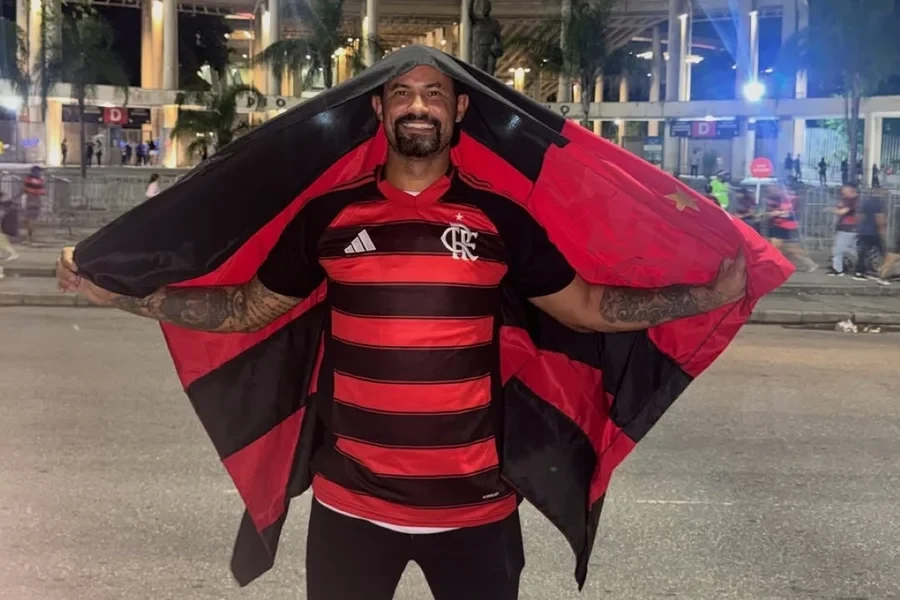 Goleiro Bruno perde liberdade condicional após ir ao jogo do Flamengo