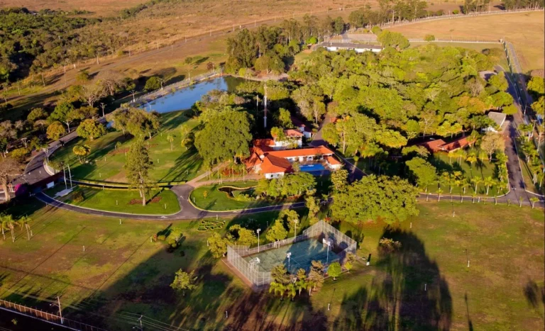 Governo monitora crescimento de pirarucus na Granja do Torto