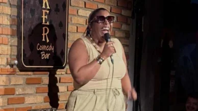 Comediante cega denuncia tentativa de beijo à força após show em São Paulo