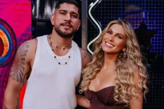 Após separação, Lívia Andrade e flagrada com campeão de MMA