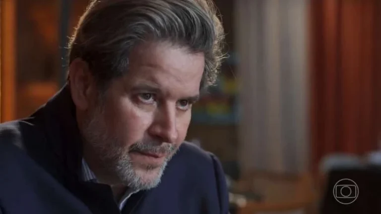 Ferette é expulso da presidência sob vaias em Três Graças