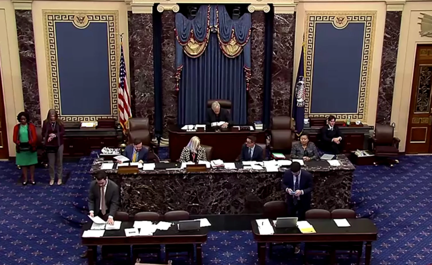 Senado dos EUA deve votar resolução que limita poderes de guerra de Trump