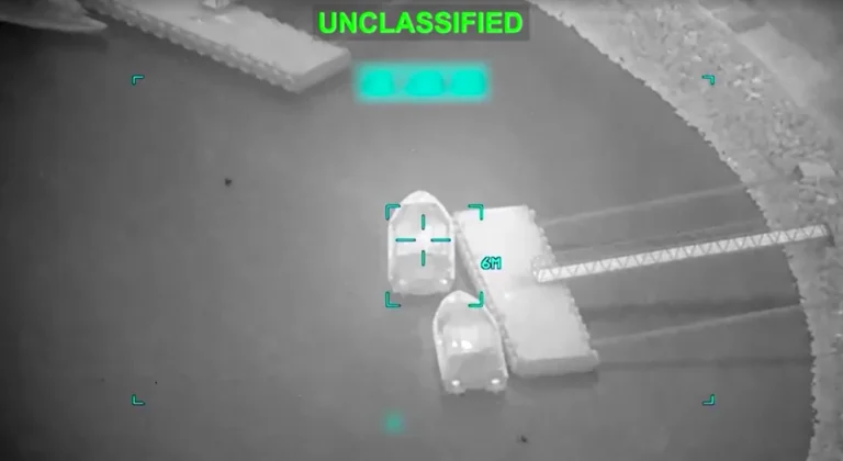 EUA destroem 16 navios lança-minas do Irã perto de Ormuz, dizem militares