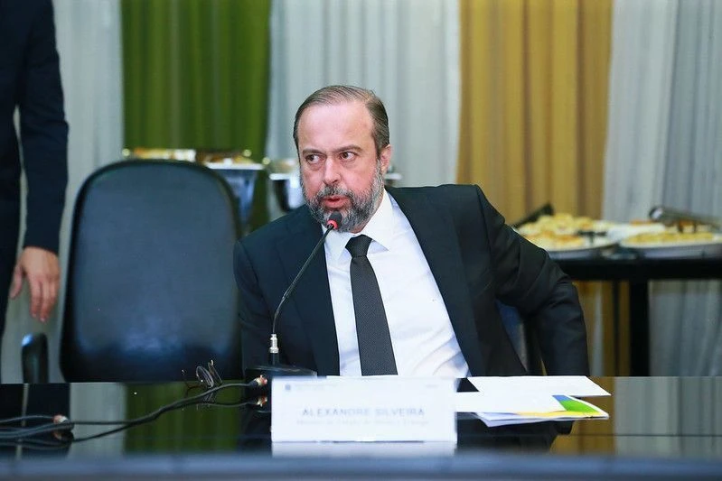 Lula avalia Silveira ao Senado com Marília Campos suplente em MG