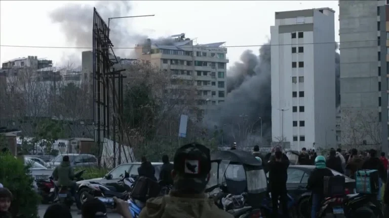 Ataque de Israel atinge alvo em Beirute a um quilômetro de sede do governo