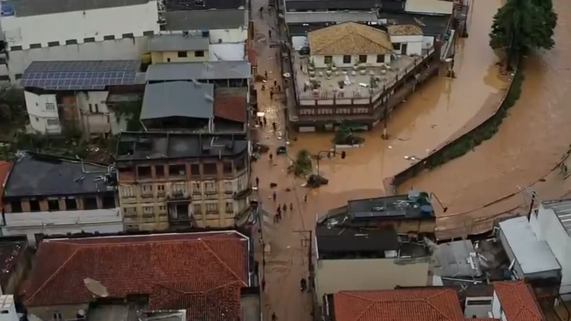 Casos de leptospirose aumentam em Minas Gerais após enchentes