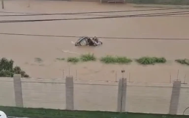 Passageira desaparece após ser arrastada por enxurrada na Bahia