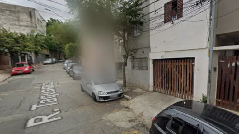 Homem invade casa e esfaqueia ex-companheira e adolescente no Jabaquara