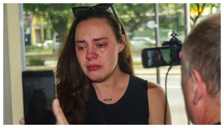 Filha de Gerson Brenner, grávida de 8 meses, viajou 21h para último adeus