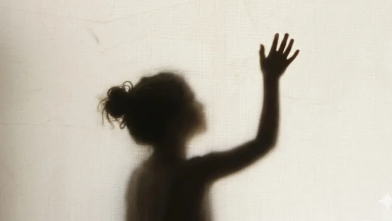 Menina é ajoelhada em caroços de feijão como “punição” e mãe é presa no ES