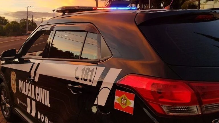 Homem encontrado em mala morava no mesmo residencial de mulher morta em SC