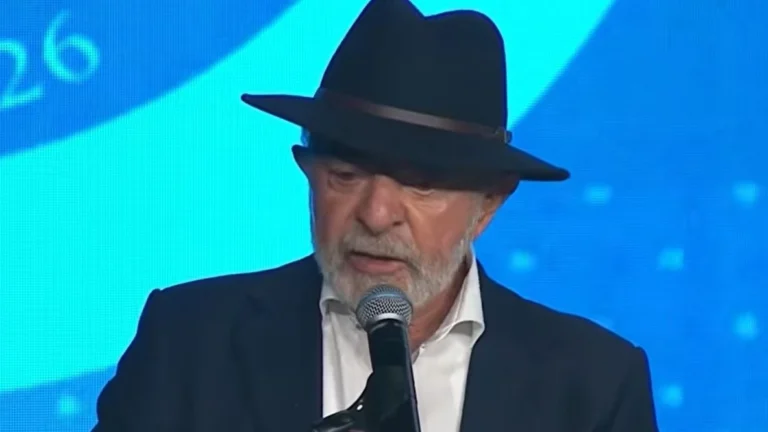 Lula se emociona ao homenagear Mujica e exalta legado na América Latina